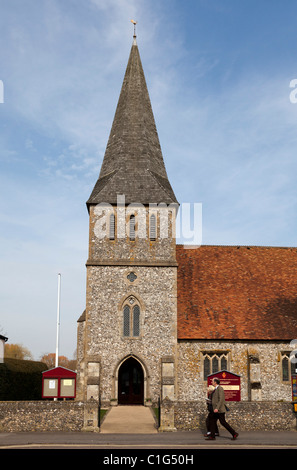 Chiesa di St Peters Stockbridge con guglia di scandole Foto Stock