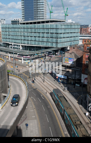 Shudehill Interchange, la stazione di autobus e tram Metrolink arrestare il palazzo di vetro è un parcheggio NCP.Il centro città di Manchester. Foto Stock