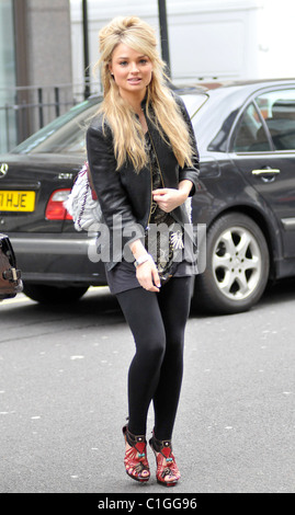 Emma Rigby lascia BBC Radio One di Londra - Inghilterra - 28.05.09 Foto Stock