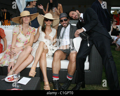 Valutazione,Kate Hudson, Lorenzo Martone e Marc Jacobs seconda annua Veuve Clicquot Manhattan Polo Classic tenutosi a Governors Island. Foto Stock