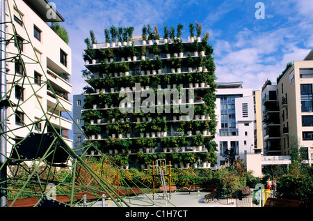 Francia Paris theTower Flower - Les Jardins de Saussure alloggi sociali dall'architetto Edouard Francois & botanico P Blanc in Foto Stock