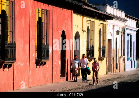 Guatemala, la Cordigliera Centrale, Dipartimento Sacatepequez, Antigua, classificato come patrimonio mondiale dall UNESCO, strade coloniali di Antigua Foto Stock