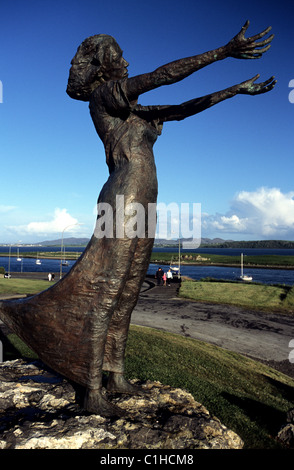 Repubblica di Irlanda, Sligo, Rosses Point, in attesa sulla riva statua di donna Foto Stock