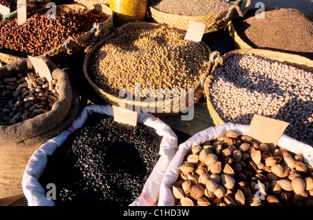 La Tunisia, isola di Djerba, il mercato delle spezie nella città di Houmt Souk Foto Stock