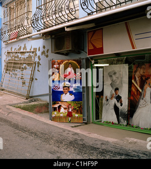 Fotografia documentaria - studio di fotografia in una scena di strada in Fener e Balat ad Istanbul in Turchia in Medio Oriente asiatico. Foto Stock