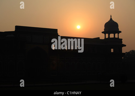 Torre dell'Jahangiri mahal nella Red Fort, Agra, India Foto Stock