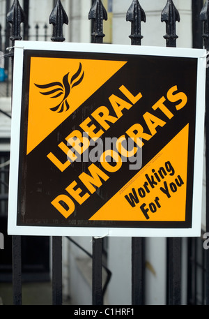 I liberali democratici Poster, London, England, Regno Unito, Europa Foto Stock