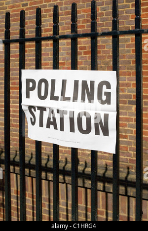 Stazione di polling, Seymour Place, Londra, Inghilterra, Regno Unito, Europa Foto Stock