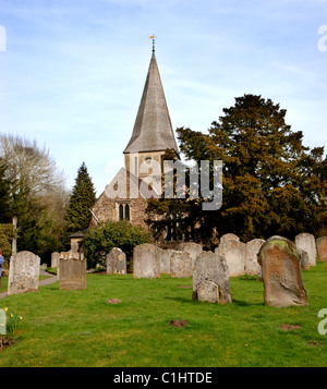 Shere, Surrey, Inghilterra. Chiesa parrocchiale. Foto Stock