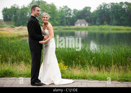 Ritratto di sposa e lo Sposo, Eagles Nest Golf Club, Vaughan, Ontario, Canada Foto Stock