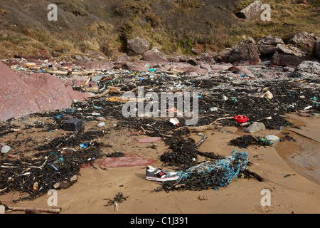 E Flotsum Jetsum, Freshwater West Beach, Pembrokeshire, Wales, Regno Unito Foto Stock