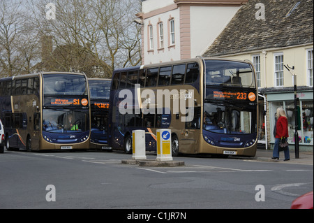 Stagecoach Gold company double decker bus a Witney centro città Oxfordshire England Regno Unito l'autobus nuovi sono stati introdotti in Marzo Foto Stock