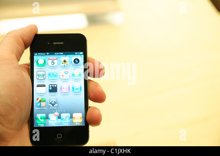 I-Phone 4, Apple Retail Store, 5 Avenue, New York City, 5 marzo 2011 Foto Stock