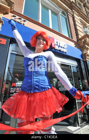 Banca della metropolitana di Tottenham Court Road cerimonia di apertura Foto Stock