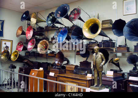 Il fonografo (chiamato anche un grammofono) è stato inventato da Thomas A. Edison e i primi modelli vengono visualizzati in corrispondenza del suo museo di Fort Myers, Florida, Stati Uniti d'America. Foto Stock