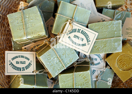 Francia, Bouches du Rhone, Salon de Provence, tipico il savon de Marseille da Fabre fabbrica di sapone Foto Stock