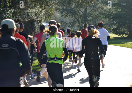 Guide di scorrimento in Brueton parkrun, Solihull, Regno Unito Foto Stock