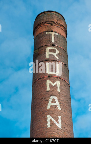 LONDRA, Regno Unito - 20 MARZO 2011: Camino sulla vecchia fabbrica di birra Truman nell'East End. Foto Stock