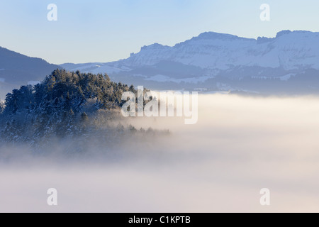 Panoramica delle alpi svizzere in inverno, il Cantone di Berna, Svizzera Foto Stock