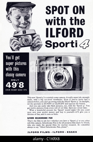 Annuncio originale negli anni sessanta del ragazzo rivista hobby per ILFORD SPORTI 4 fotocamera a pellicola Foto Stock