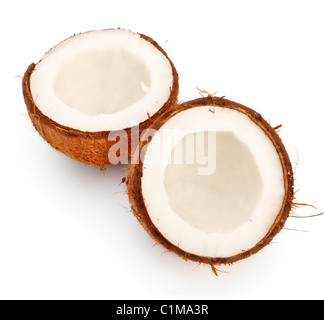 Cocco fresco metà isolato su sfondo bianco Foto Stock