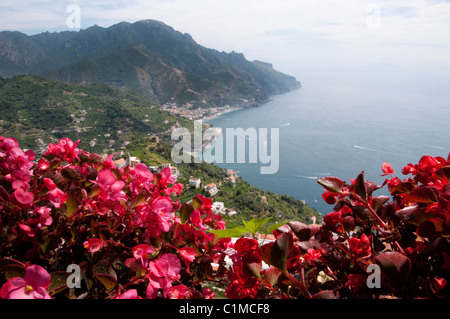 Villa a Ravello dove Wagner ha scritto alcune dell'anello ciclo. I suoi splendidi giardini e terrazze sono impostati in alta montagna Foto Stock