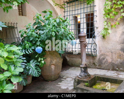 Villa a Ravello dove Wagner ha scritto alcune dell'anello ciclo. I suoi splendidi giardini e terrazze sono impostati in alta montagna Foto Stock