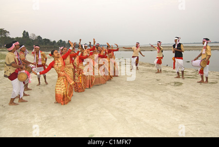 Danza Bihu dell Assam India Foto Stock