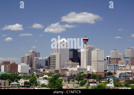 Calgary Alberta Canada skyline durante l'estate. Foto Stock