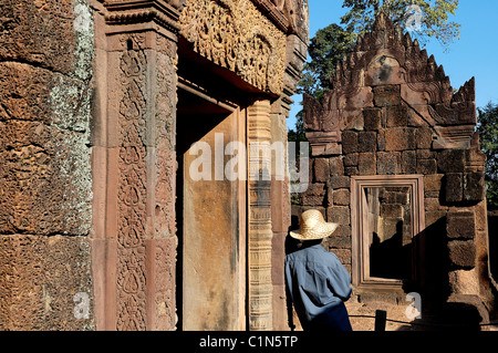 Cambogia Siem Reap area, templi di Angkor, 10 ° secolo, indù, Banteay Strey tempio (Cittadella delle donne) Foto Stock