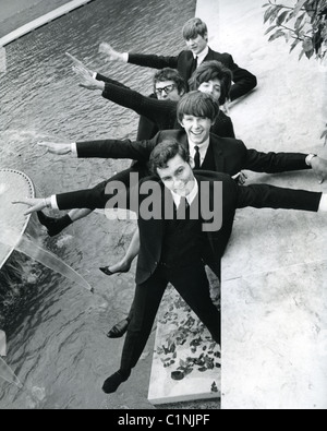 I favi REGNO UNITO gruppo pop nel 1964 con miele Lantree sui tamburi. Foto Tony Gale Foto Stock