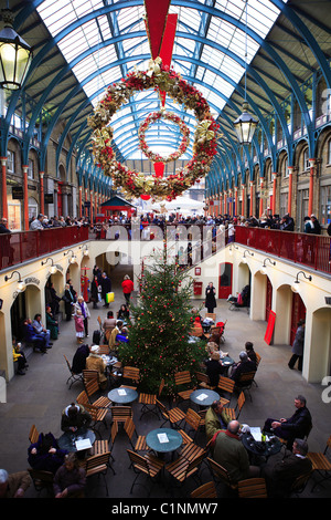 Regno Unito, Londra Covent Garden durante la vacanza di Natale Foto Stock