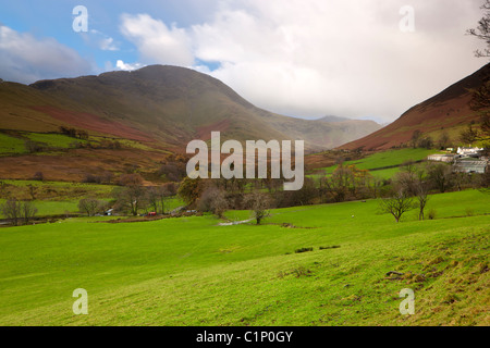 Vista da Derwent Fells verso Robinson e Ard dirupi, Parco Nazionale del Distretto dei Laghi, cittadina, Cumbria, Inghilterra, Europa Foto Stock