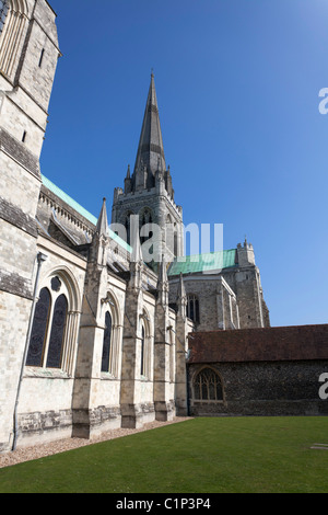 Esterno del transetto sud della Cattedrale di Chichester Foto Stock
