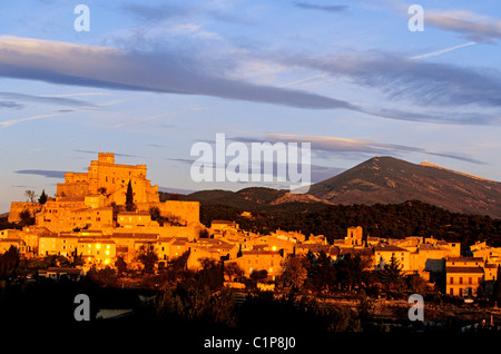 Francia, Vaucluse, Le Barroux village Foto Stock