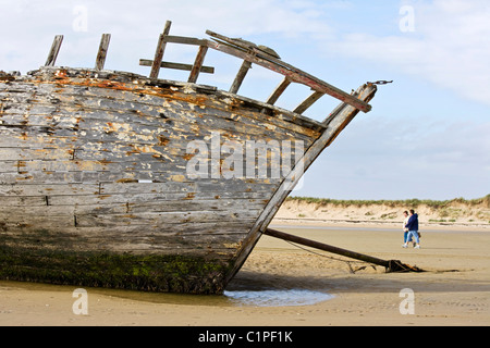 Repubblica di Irlanda, County Donegal, Bunbeg, naufragio sulla spiaggia Foto Stock