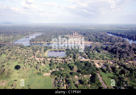 Vista aerea presi da un palloncino, di Angkor Wat complessa, Cambogia, in Asia. Foto Stock