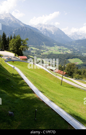 Germania, Berchtesgaden, Hochlenzer, pista di slittino in estate Foto Stock