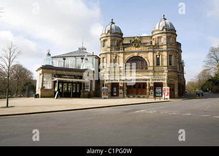 Londra, Derbyshiret, Buxton Opera House facciata Foto Stock