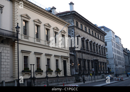 Eleganti facciate Italianamente su Pall Mall, London, Regno Unito ARTIFEX LUCIS Foto Stock