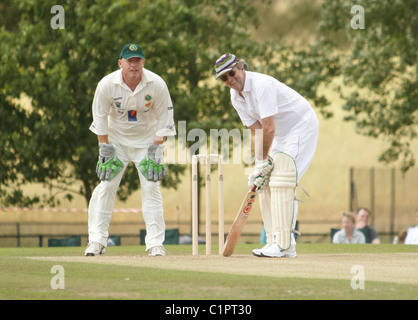 Perry Groves, Eric Clapton Bunbury carità partita di cricket - Cranleigh v Eric Clapton X1 Surrey, Inghilterra - 12.07.09 Foto Stock