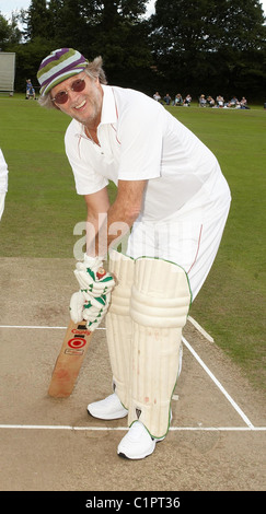 Eric Clapton Bunbury carità partita di cricket - Cranleigh v Eric Clapton X1 Surrey, Inghilterra - 12.07.09 Foto Stock