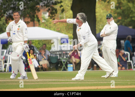 Contrassegnare Ealham, Joe Kinnear, John Altman Bunbury carità partita di cricket - Cranleigh v Eric Clapton X1 Surrey, Inghilterra - 12.07.09 Foto Stock