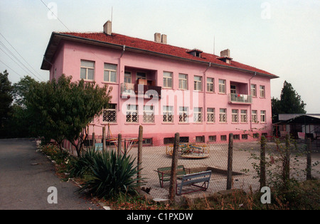 Orfanotrofio per mentalmente e fisicamente i bambini disabili, Iskra, Bulgaria Foto Stock