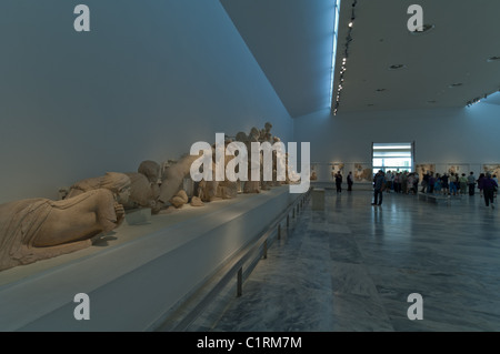 Vista turistico fragile antichità in un museo vicino alla Olympic rovine della città di Olympia, Grecia. Foto Stock