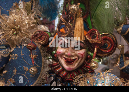 Tradizionale Carnevale veneziano maschere facciali per sfere masquerade. Foto Stock