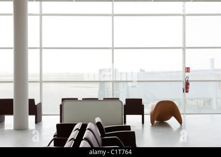 Vuoto area di attesa in aeroporto Foto Stock
