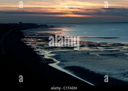 Tramonto a Herne Bay kent england REGNO UNITO città balneare sulla costa della contea del Kent settentrionale sull'estuario del Tamigi Foto Stock