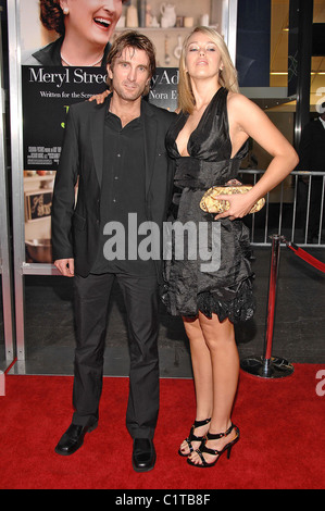 Sharlto Copley e valutazione assiste il 'Julie & Julia' premiere al Teatro Ziegfeld - Arrivi New York City, Stati Uniti d'America - 30.07.09 Foto Stock