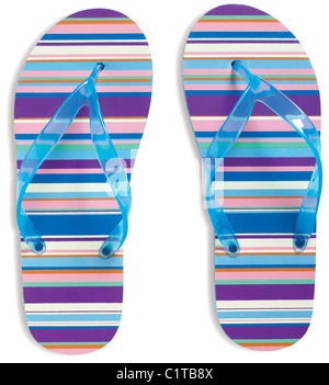 Coppia di striata flip flop stringhe isolato su uno sfondo bianco con tracciato di ritaglio Foto Stock